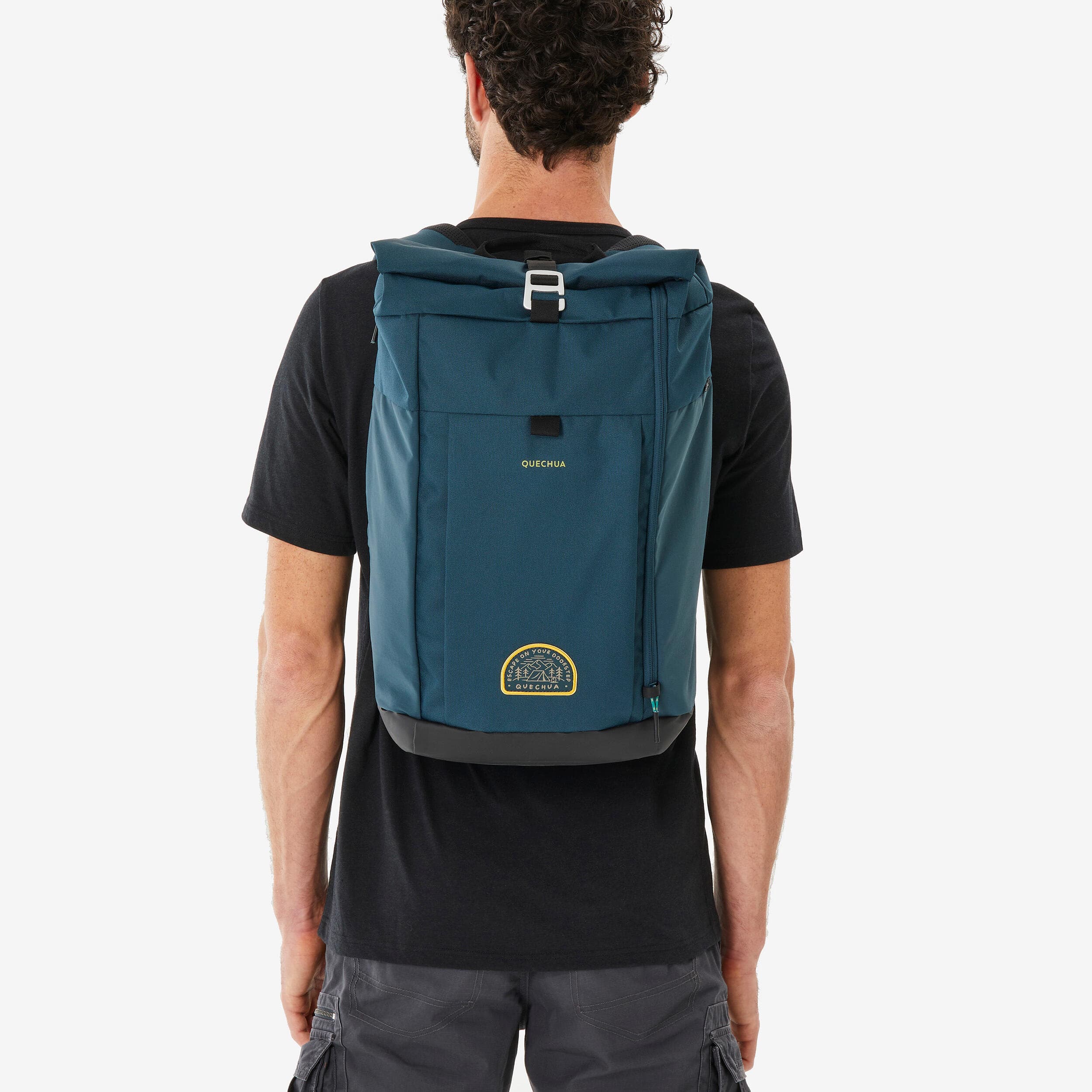 Quechua NH Escape 500 Rolltop 23 L – Най-добра за градски уикенд